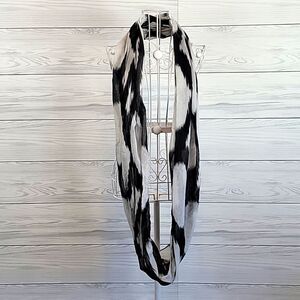 Nicole Marciano infinity scarf - black and white Women's Size OS